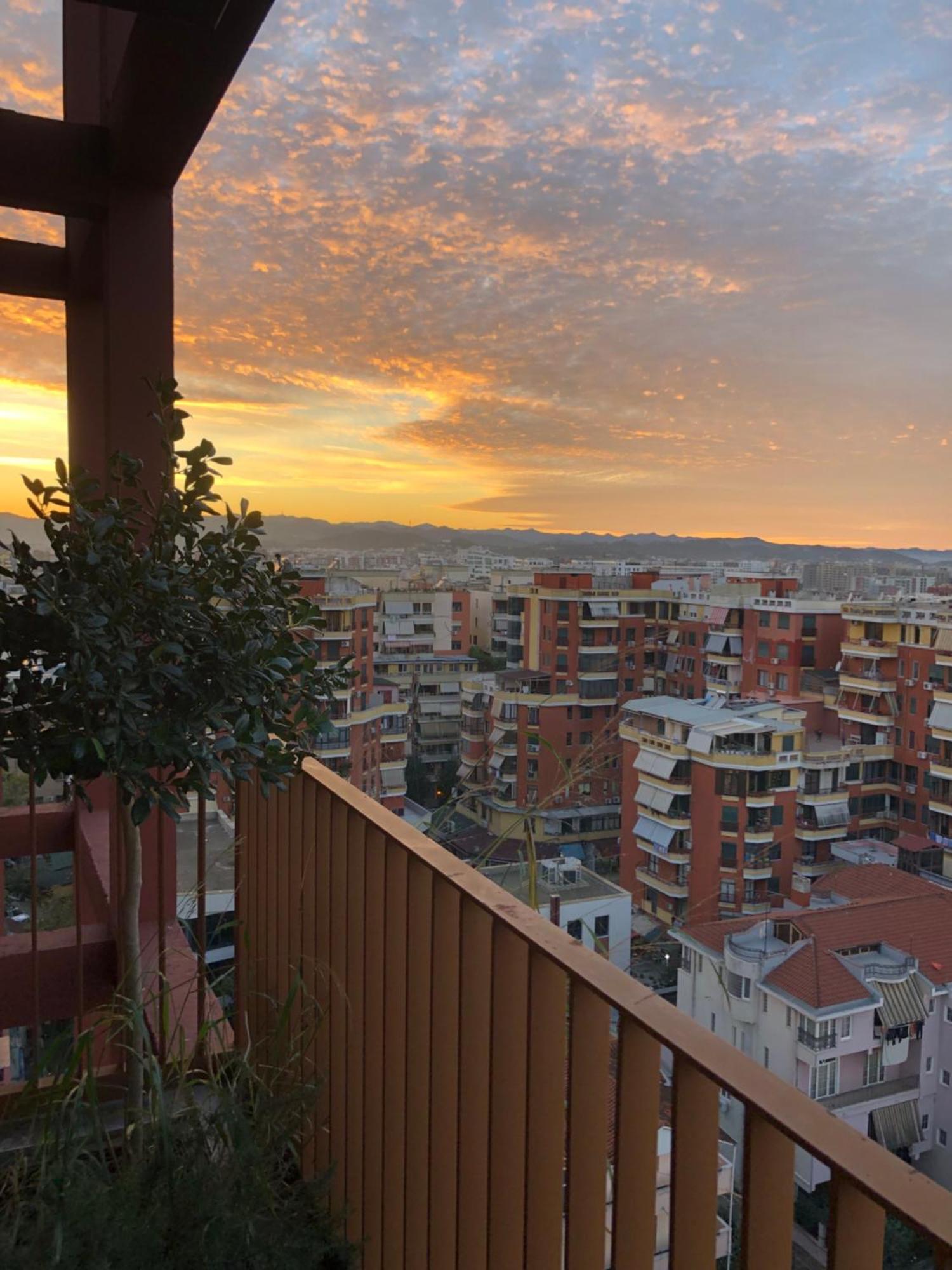 Garden Building Luxury Apartment Tirana Bagian luar foto