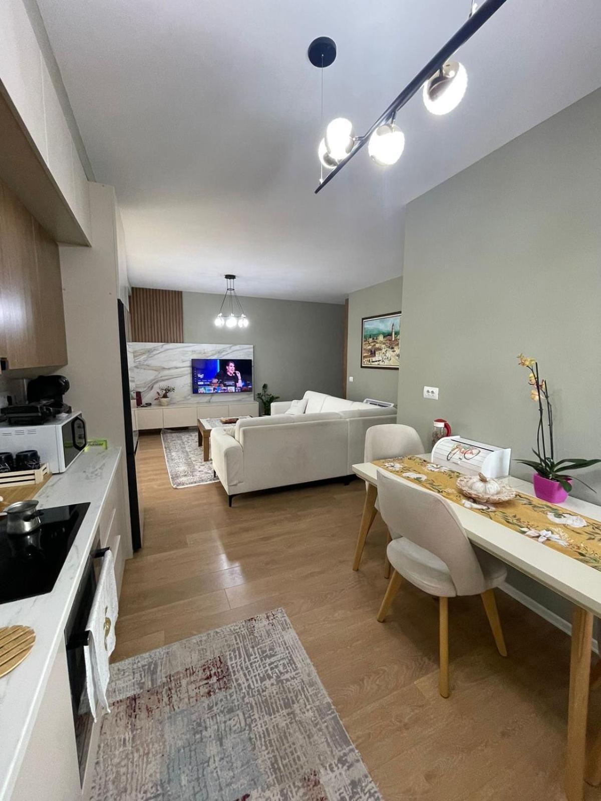 Garden Building Luxury Apartment Tirana Bagian luar foto