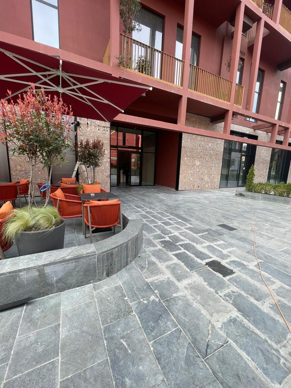 Garden Building Luxury Apartment Tirana Bagian luar foto