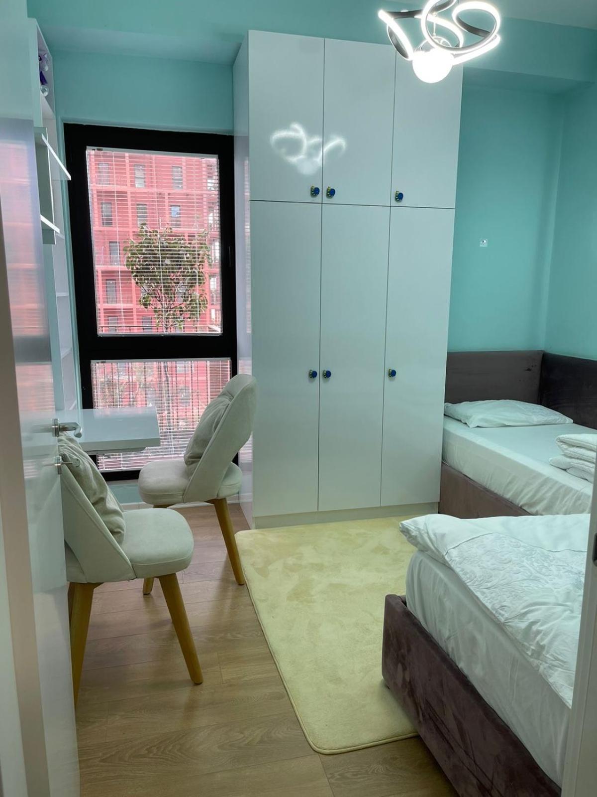 Garden Building Luxury Apartment Tirana Bagian luar foto