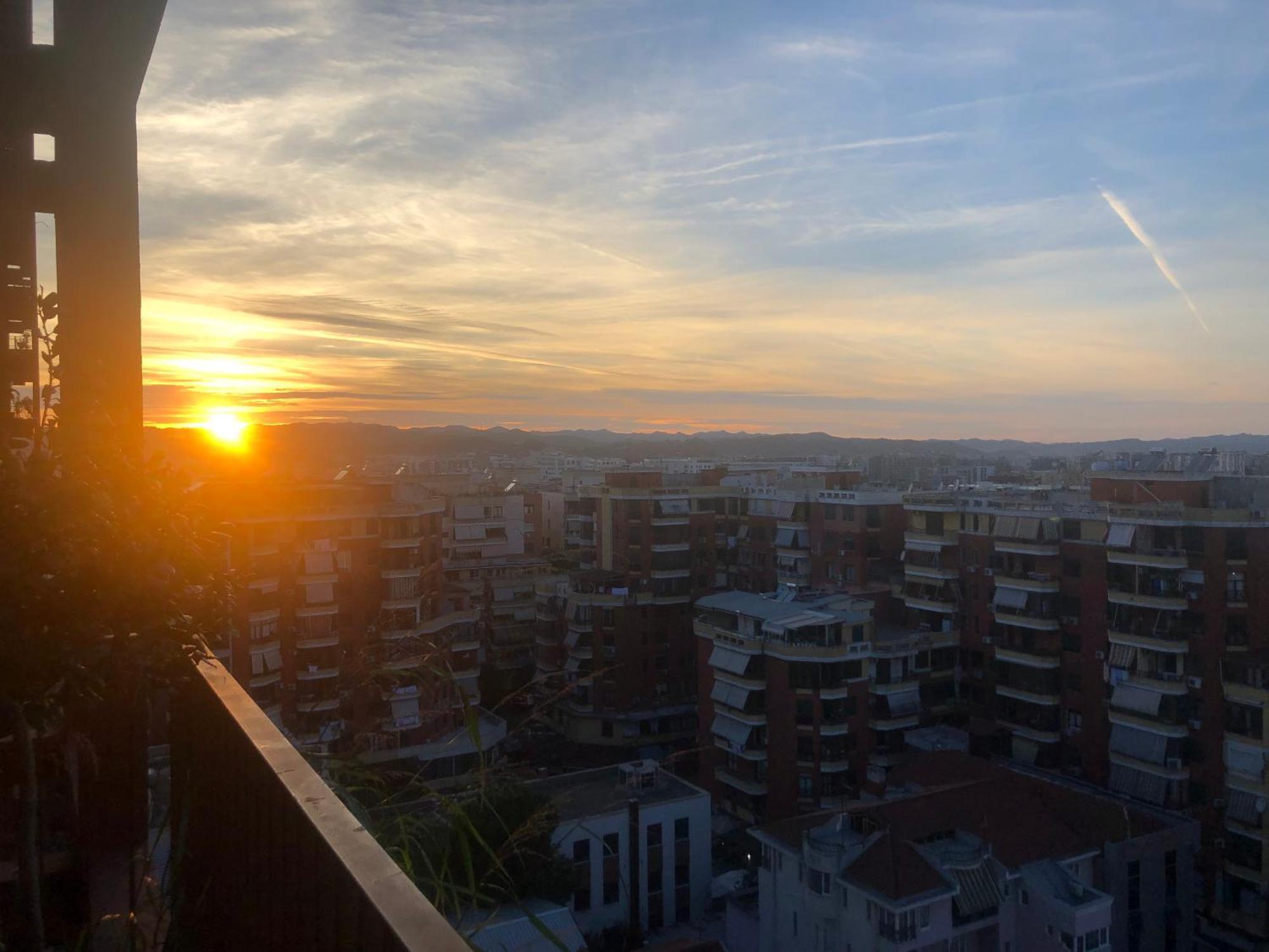 Garden Building Luxury Apartment Tirana Bagian luar foto