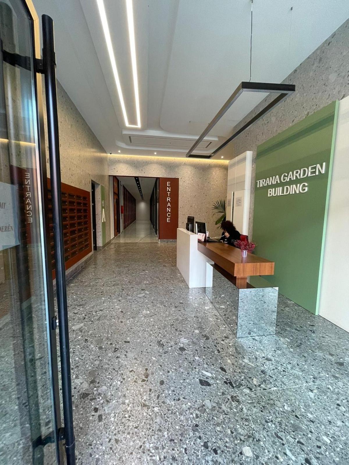 Garden Building Luxury Apartment Tirana Bagian luar foto