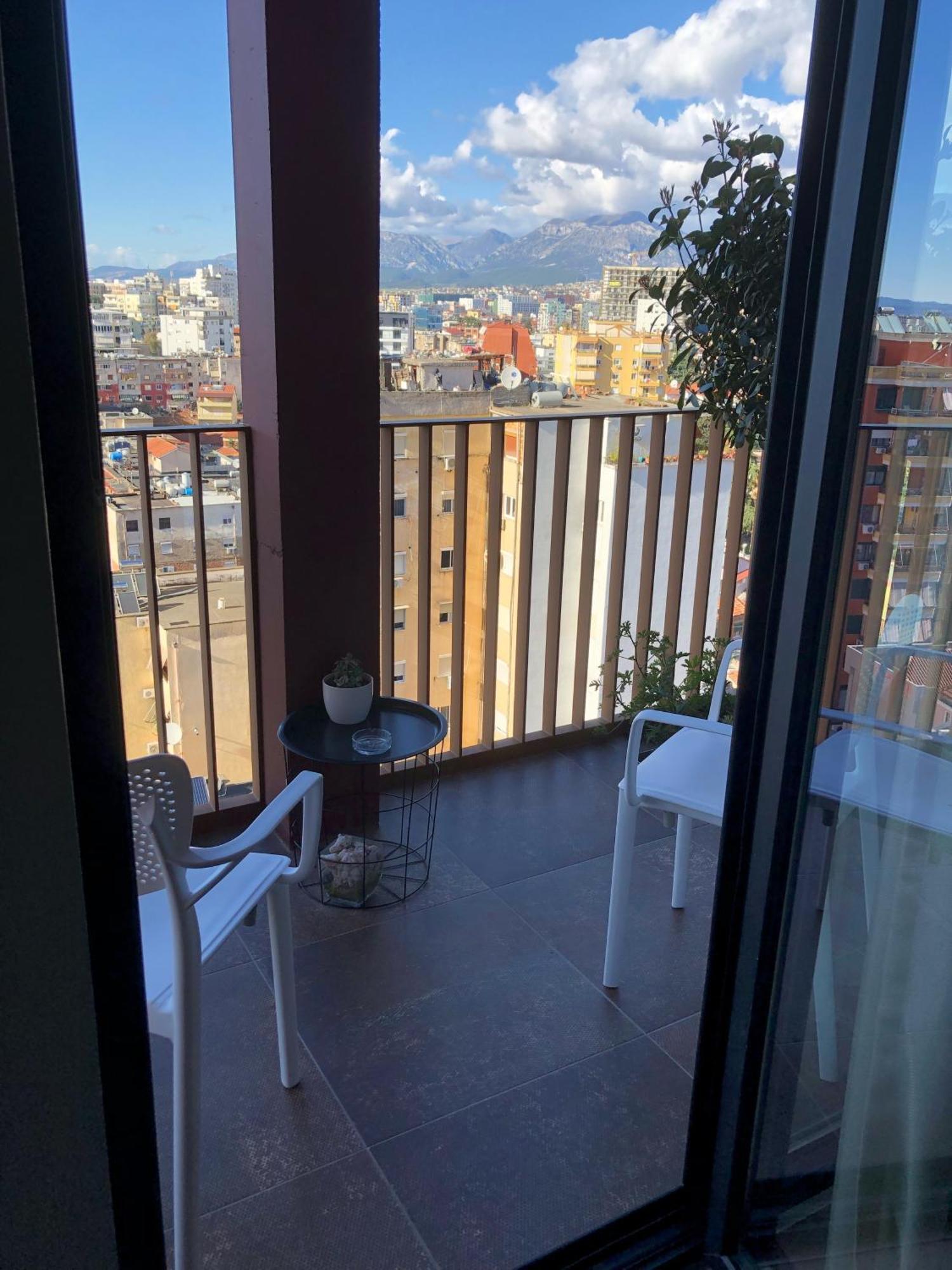 Garden Building Luxury Apartment Tirana Bagian luar foto
