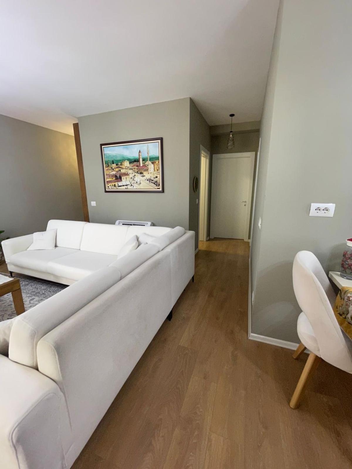Garden Building Luxury Apartment Tirana Bagian luar foto